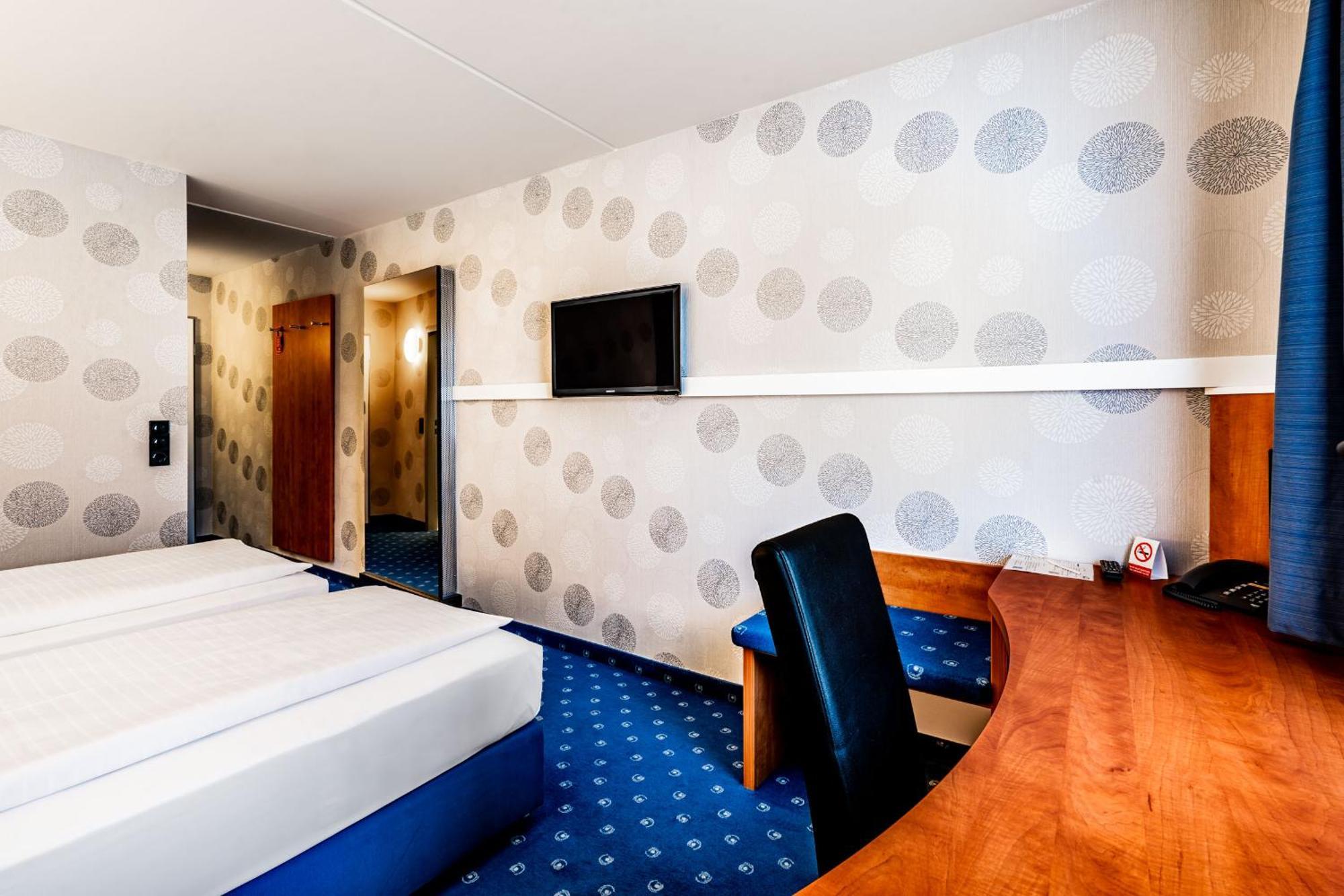 Bonjour Tagungshotel Stuttgart-Gerlingen Exterior photo