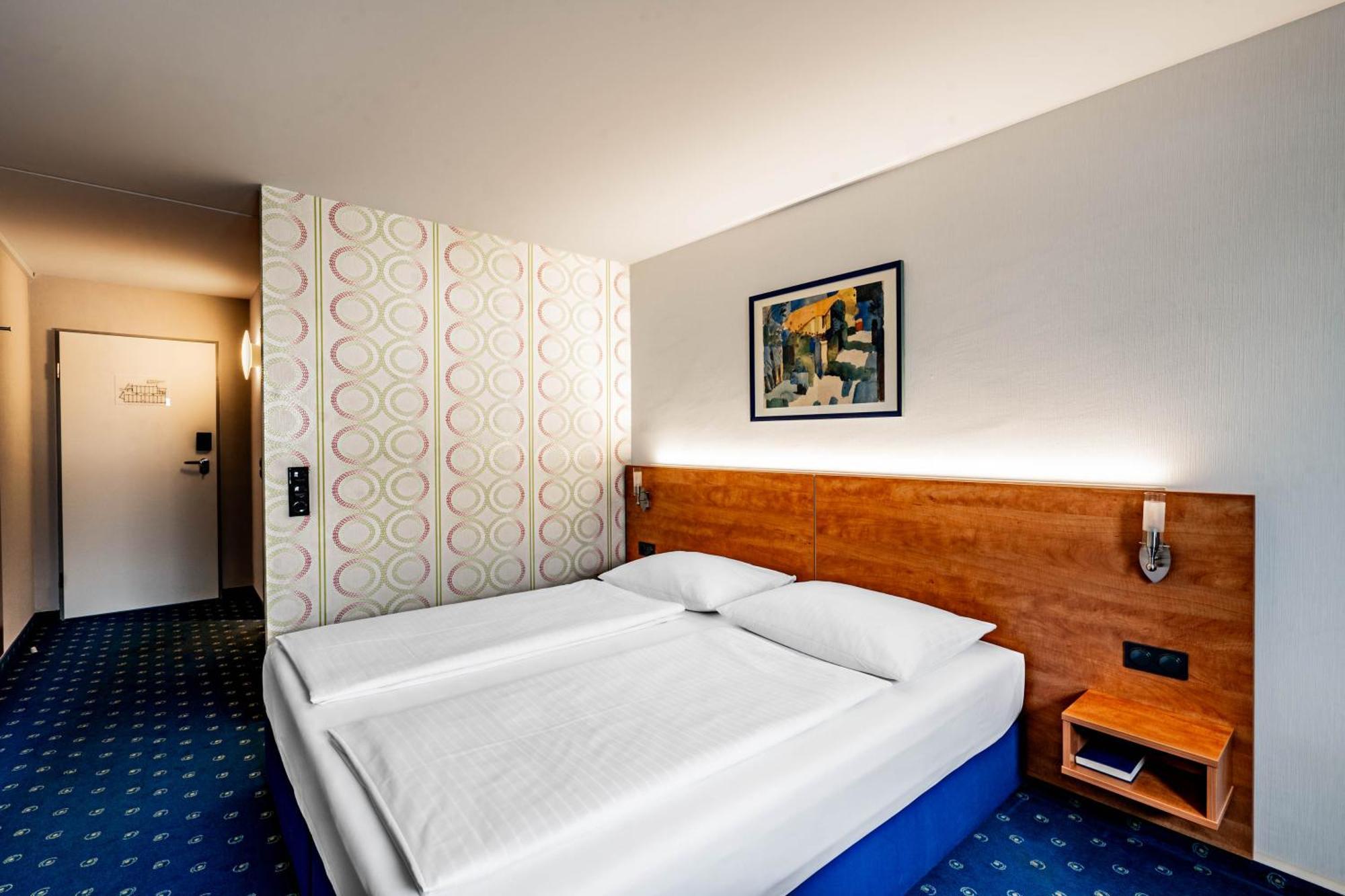 Bonjour Tagungshotel Stuttgart-Gerlingen Exterior photo